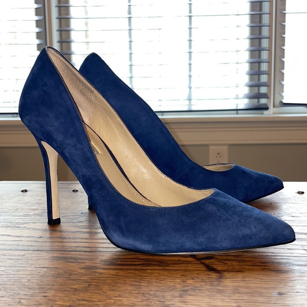 Rich royal blue suede pumps - Picture 4 of 7